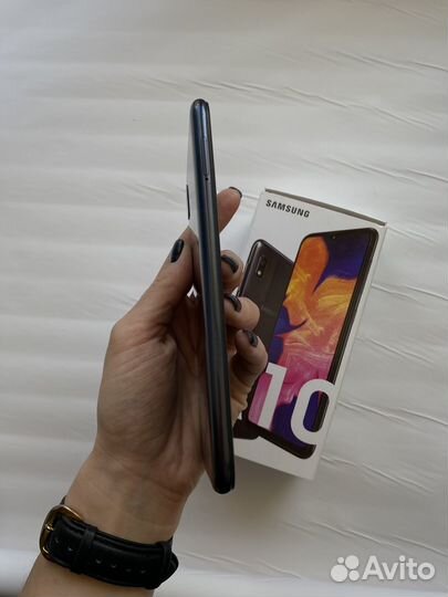 Samsung Galaxy A10, 2/32 ГБ