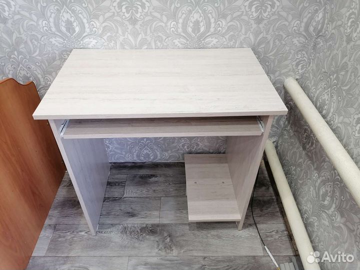Компьютерный стол новый