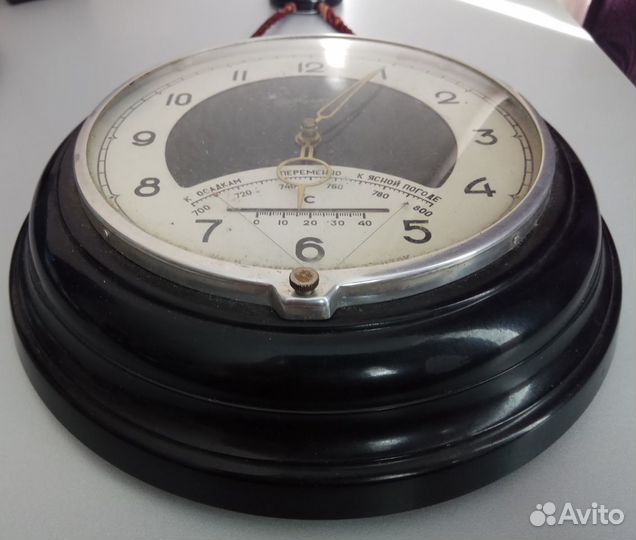 Часы настенные с барометром Маяк, СССР, 60 гг