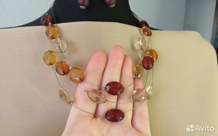 Комплект бижутерии серьги и бусы