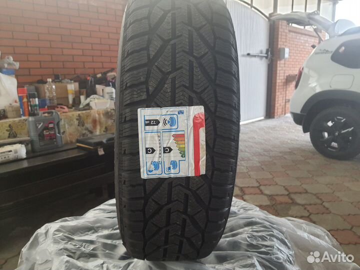 Tigar Winter 215/65 R16