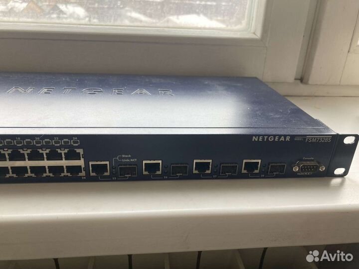 Коммутатор Netgear fsm7328s