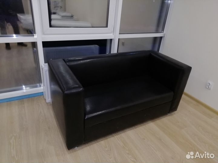 Диван