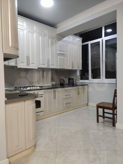 3-к. квартира, 90 м², 4/10 эт.