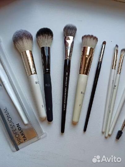 Кисти для макияжа