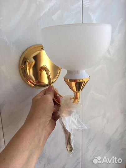 Новый настенный светильник