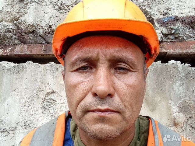 каменщик 3 разряда. стройка дома. конкурс каменщика. каменщик 3 разряда вакансии. стройка и строители.