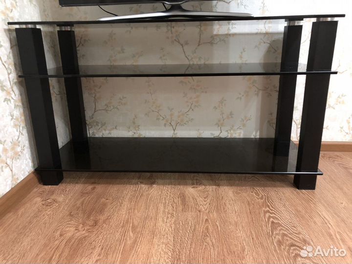 Стеклянная тумба