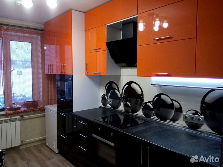 Кухонный гарнитур в современном стиле на заказ