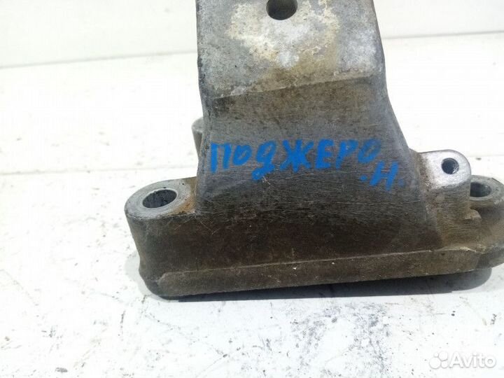 Кронштейн опоры двигателя Mitsubishi Pajero 4