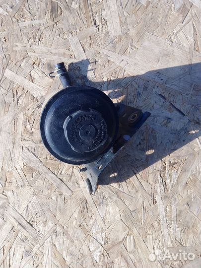 Бачок гур Nissan