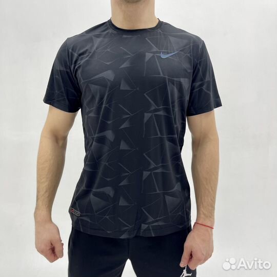 Компрессионная футболка Nike