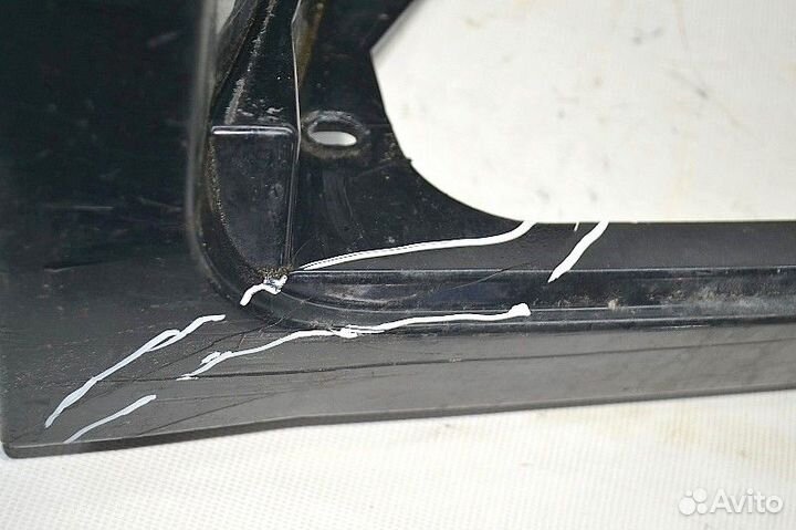 Корпус нижней подножки пластиковый, правый volvo F