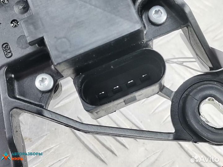 Моторчик заднего стеклоочистителя (дворника)