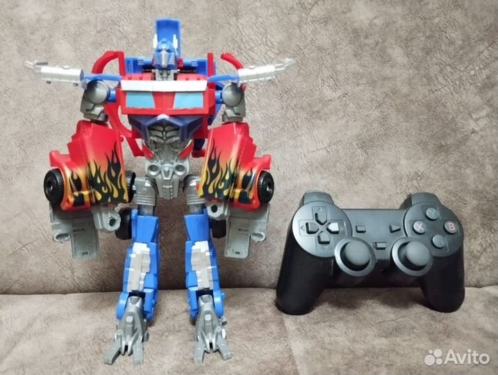 Оптимус Прайм. Робот трансформер