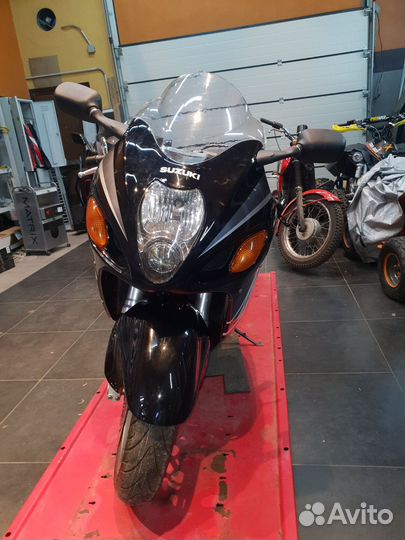 Suzuki gsx1300r hayabusa