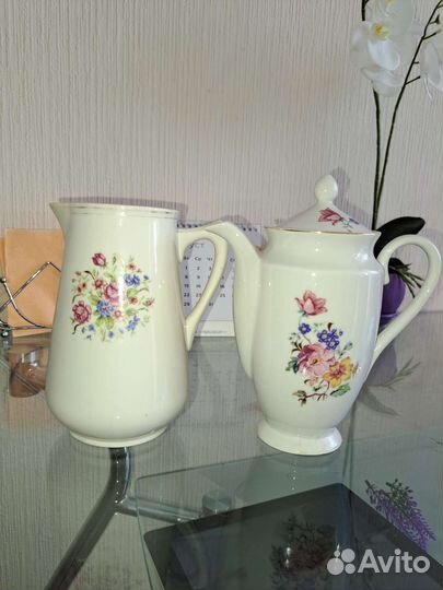 Заварочный чайник и молочник фарфор