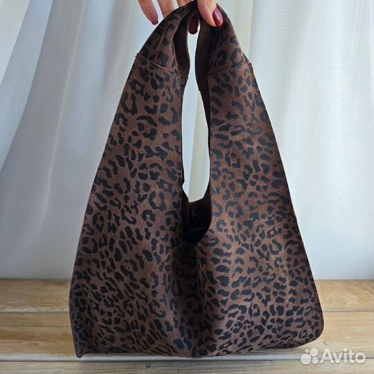 Сумка хобо The Row bindle замша леопард