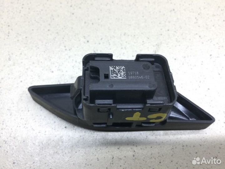 Кнопка центрального замка правая Bmw 6-Serie Gt