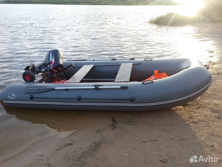 Лодка Кама-380