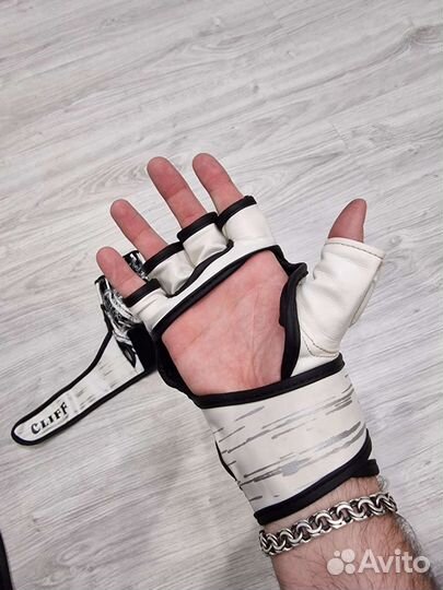 Перчатки для смешанных единоборств