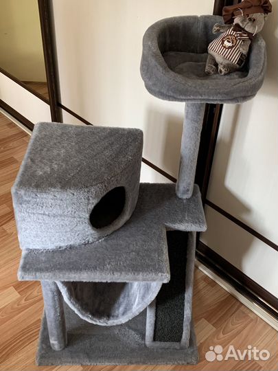 Кошачий домик с когтеточкой