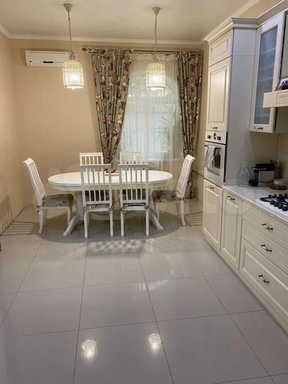 Дом 204 м² на участке 10 сот.