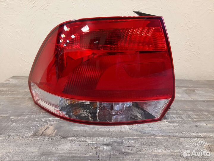 Фонарь задний Volkswagen Polo Sedan