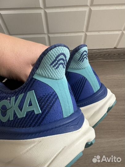 Кроссовки hoka