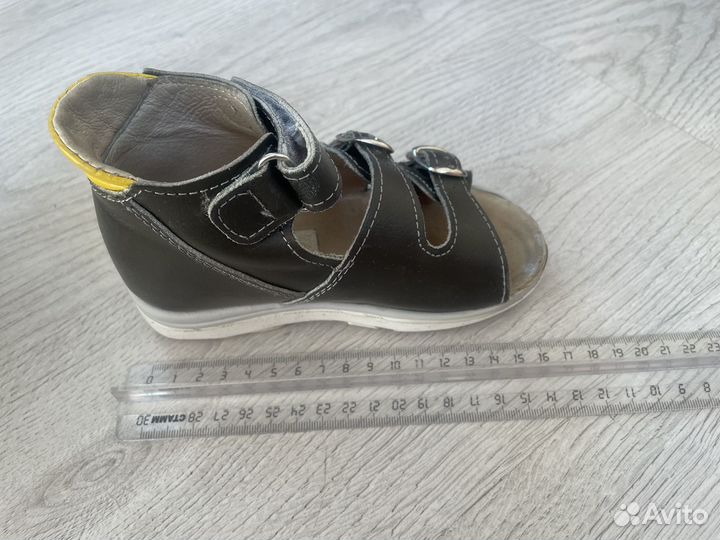 Босоножки с нарощеной девой подошвой