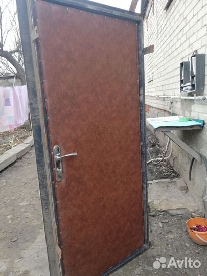 Дверь входная металлическая левая бу