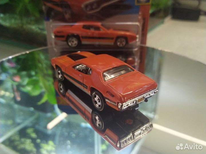 Hot wheels 1:64
