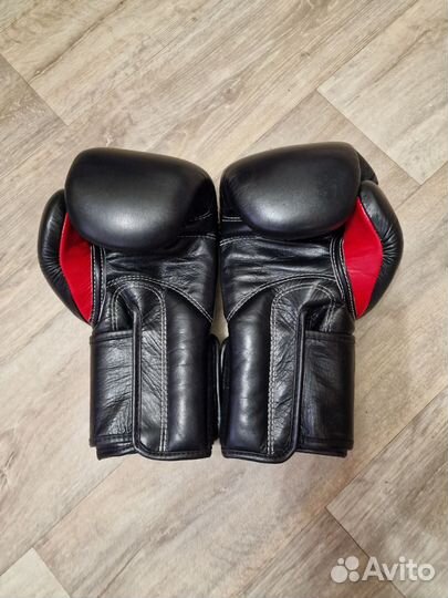 Боксерские перчатки fairtex