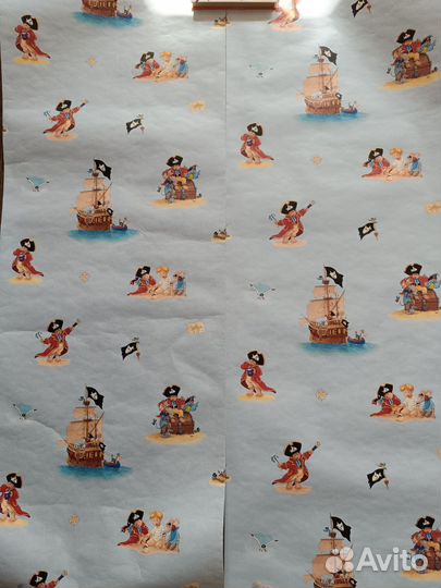 Остатки детских обоев, голубые с Питером пэном