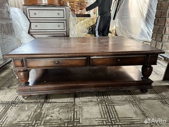 Стол из массива дерева