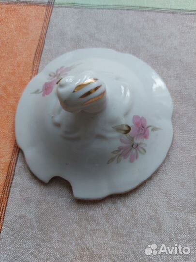 Фарфоровая крышка