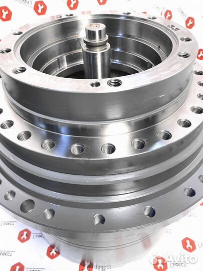 Редуктор хода Hyundai R140LC-7A 170401-00041