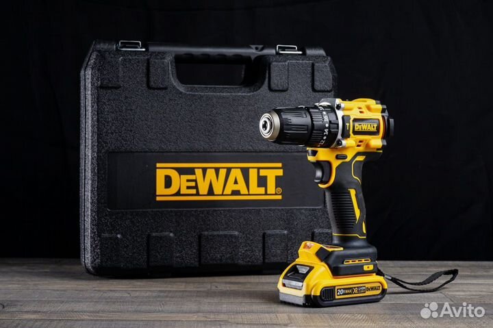 Шуруповерт Dewalt 18v бесщеточный