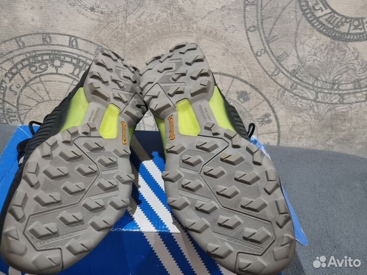 Зимние кроссовки Adidas terrex