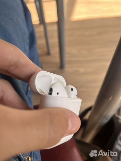 Продаю airpods 1 оригинал