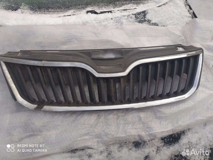 Решетка радиатора skoda rapid