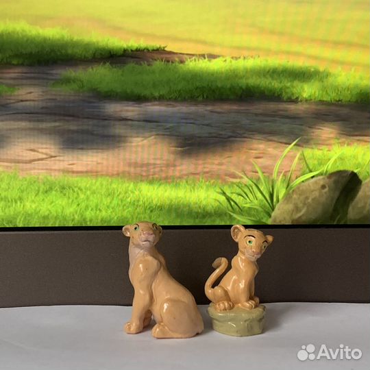 Коллекционные игрушки из киндера