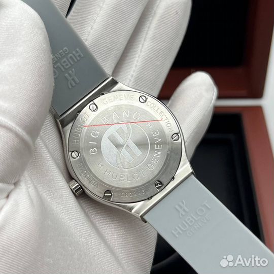 Часы женские Hublot