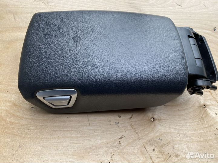 Подлокотник Volvo XC70 (S) II (2000-2004) S60 P2 I