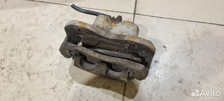 Суппорт тормозной передний правый Hyundai Terracan