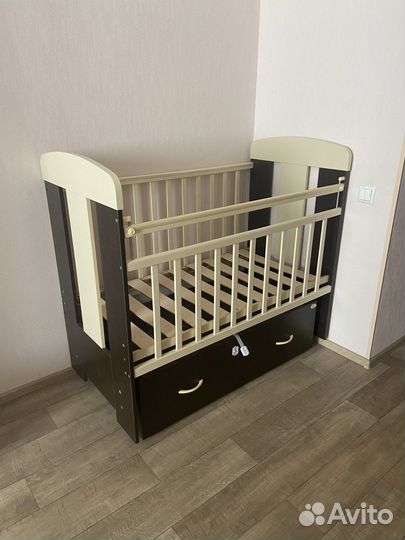 Детская кроватка