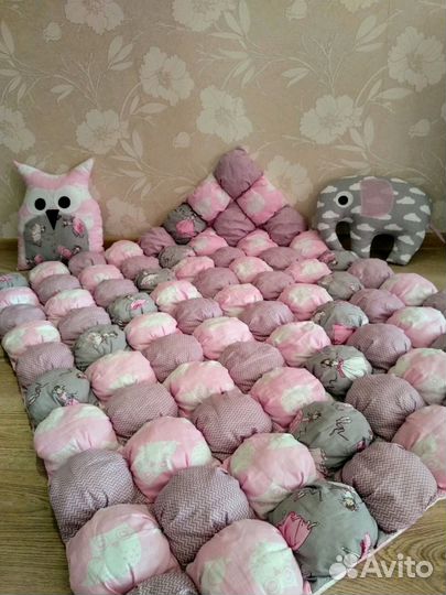 Одеяла-бонбоны с игрушками-подушками