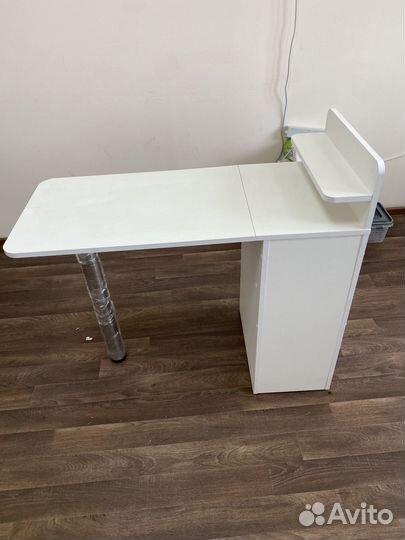 Маникюрный стол складной