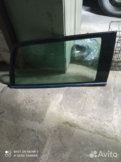 Заднее боковое стекло правое от Опель омега а