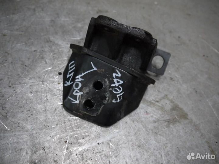 Кронштейн кпп левый Getz